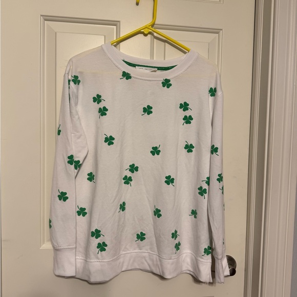 Jane + Delancey St.Patricks Day White Crew Neck Sweatshirt w/ Green Clover Sz M - Picture 2 of 11